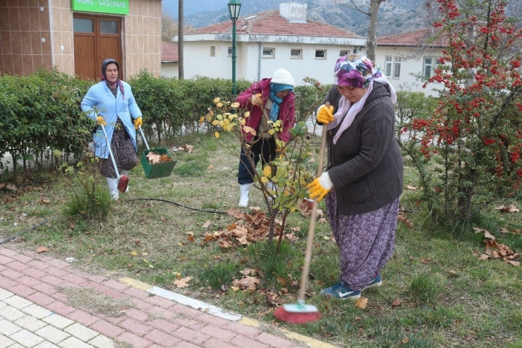 Sokak Temizliğine Kadın Eli Değdi