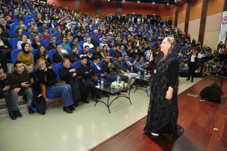 Bedia Akartürk’e Sdü’den ’Toplumsal Katkı’ Ödülü