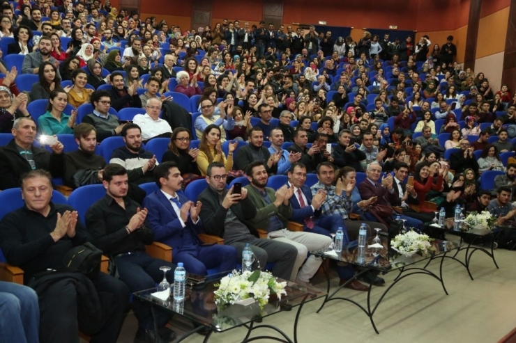 Bedia Akartürk’e Sdü’den ’Toplumsal Katkı’ Ödülü