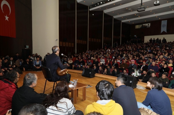 Erü’de Thm Sanatçısı Cengiz Özkan Konser Verdi