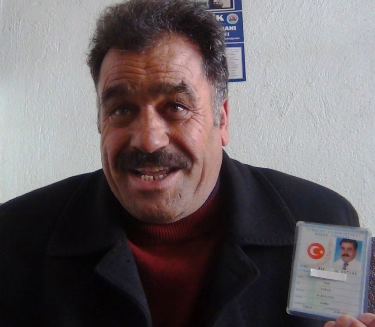 Adını Duyan Bir Daha Soruyor