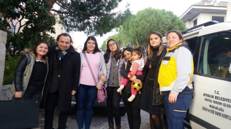 Öğrenciler, Yoksul Anneleri, Yaşlıları Ve Engellileri Yalnız Bırakmıyorlar