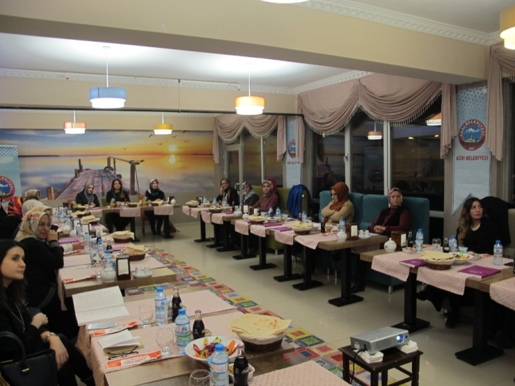 Ağrı’da 5 Aralık Dünya Kadın Hakları Günü Kutlandı