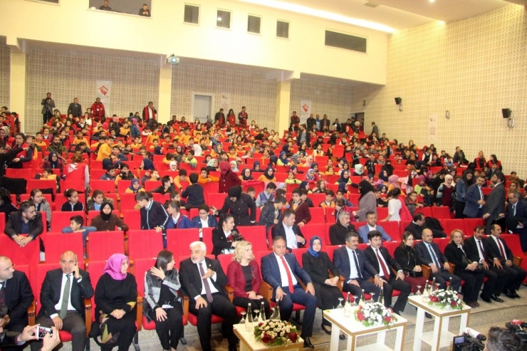 Bakan Kaya, Türk Ve Suriyeli Çocuklarla Hz. Bilal Habeşi Filminin Galasına Katıldı