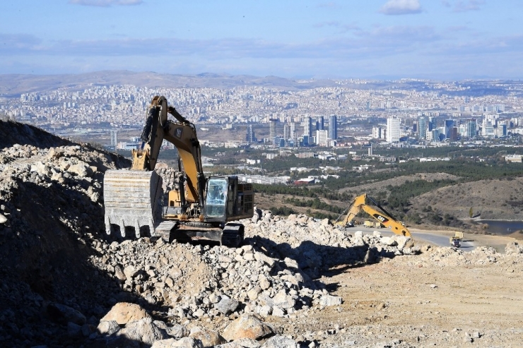 Odtü Yolu’nda Çalışmalar Hızla Sürüyor