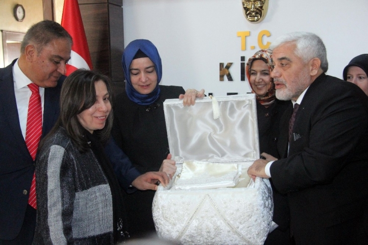 Bakan Kaya, Türk Ve Suriyeli Çocuklarla Hz. Bilal Habeşi Filminin Galasına Katıldı