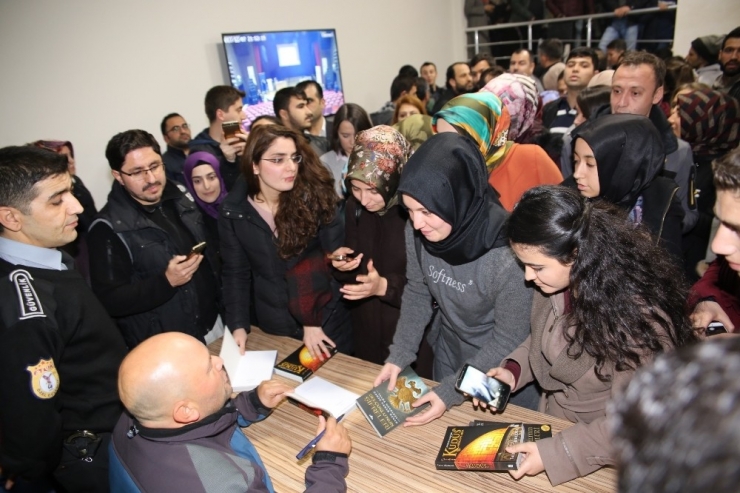 "Arzın Kapısı Kudüs" Programında Salon Dolup Taştı