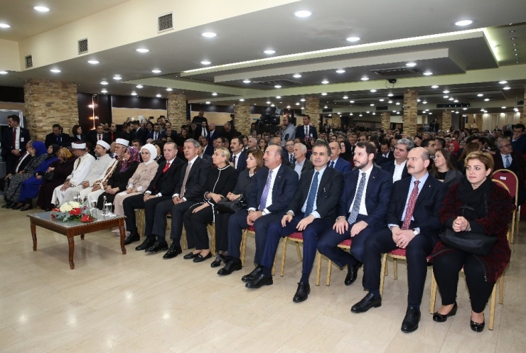 Cumhurbaşkanı Erdoğan, Soydaşlarla Bir Araya Geldi