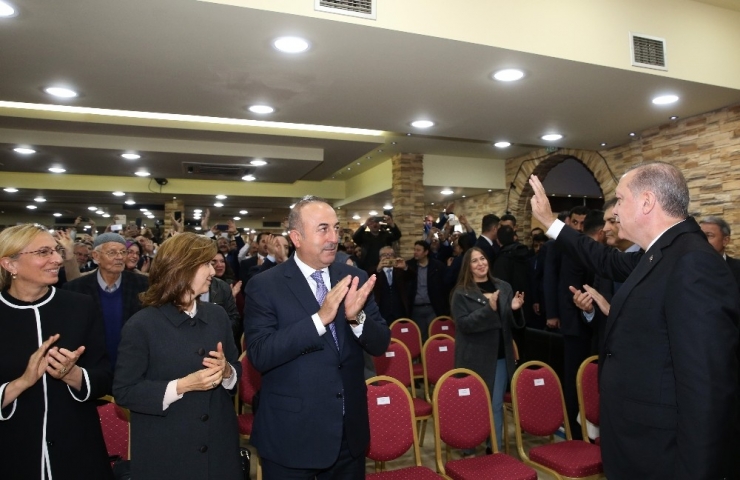 Cumhurbaşkanı Erdoğan, Soydaşlarla Bir Araya Geldi