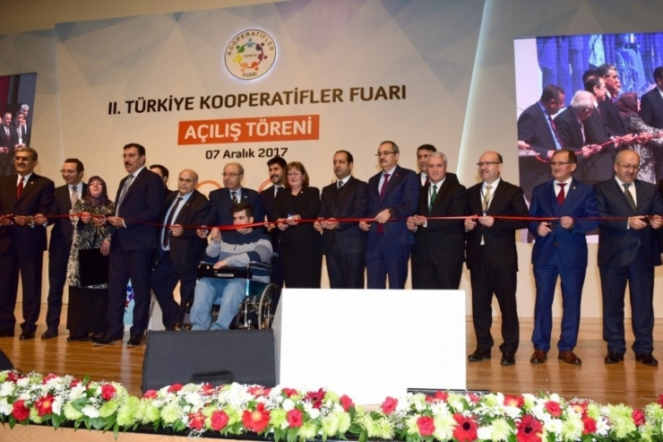 Gümrük Ve Ticaret Bakanlığından Anadolu Üniversitesine Ödül