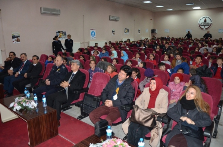 Öğrencilere Trafik Eğitimi Verildi