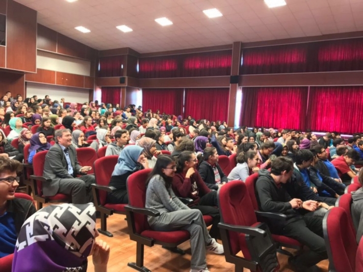 Simav’da Öğrencilere Motivasyon Ve Stres Yönetimi Eğitimi