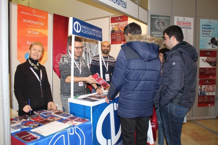 Öğrencilerden ‘İkinci Üniversiteye’ Yoğun İlgi