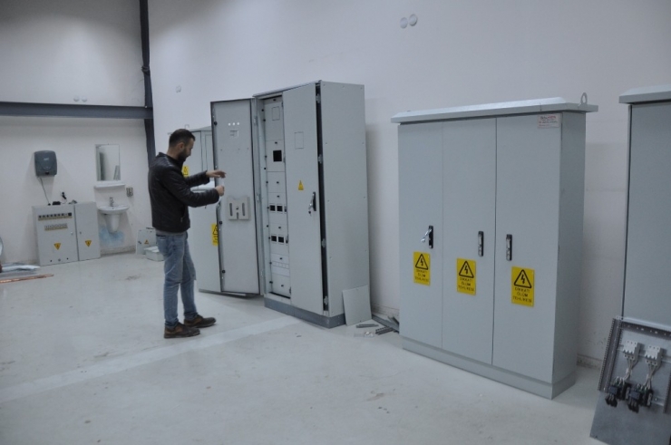 İstifa Edip Hayalindeki İşi Kurdu