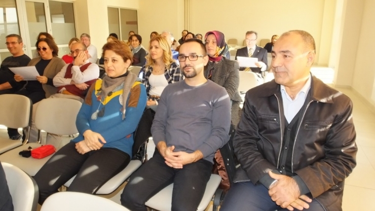 Doktor Ve Hemşirelere Bebek Dostu Belgesi