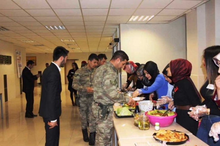 Bingöl’de Köy Okulları İçin Kermes