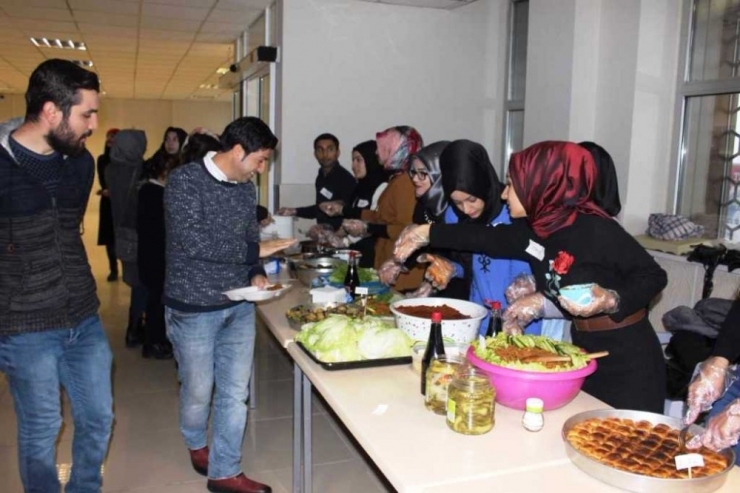 Bingöl’de Köy Okulları İçin Kermes