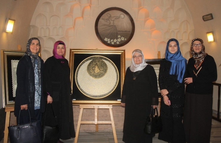 Gelenekten Geleceğe Çizilen Hat Sanatı Sergisi Açıldı