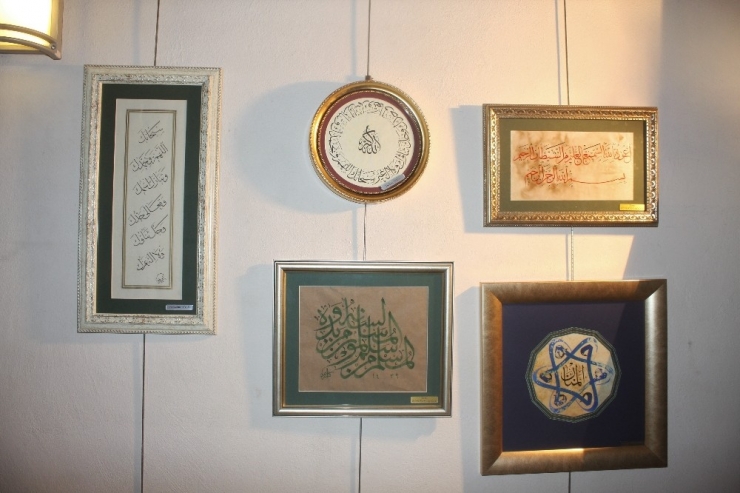 Gelenekten Geleceğe Çizilen Hat Sanatı Sergisi Açıldı