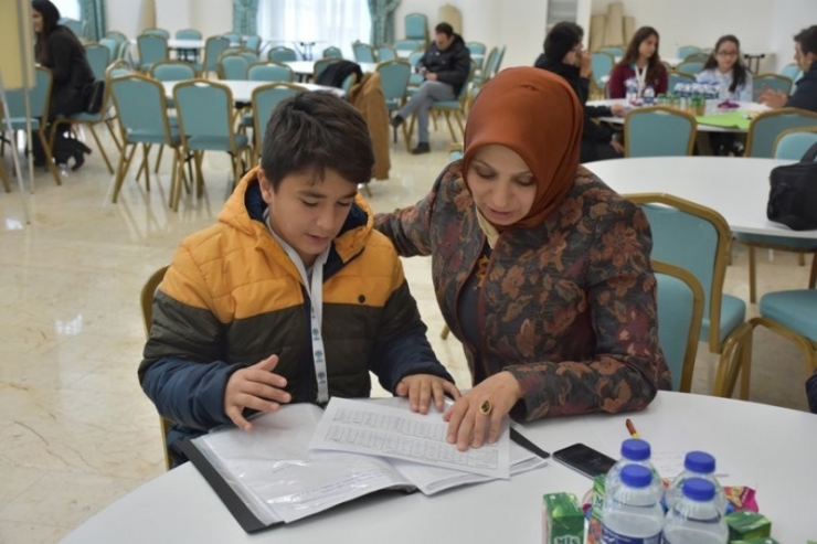 Güvenli İnternet Bilinçli Kullanım Çalıştayının İlk Oturumu Yapıldı