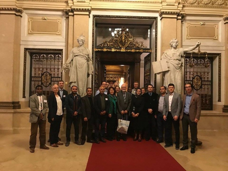 Kuşadası Belediyesi, Hamburg’da ’Döngüsel Atık Yönetimi’ Toplantısına Katıldı