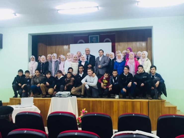 Eğitimci Yazar Tekelioğlu, "Değerlerimize Sahip Çıkmalıyız"