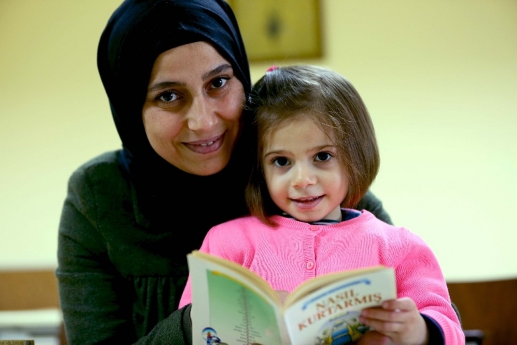 Beş Çayında Öğrendiği Türkçe’yle Suriyelilere Gönüllü Tercüman Oldu