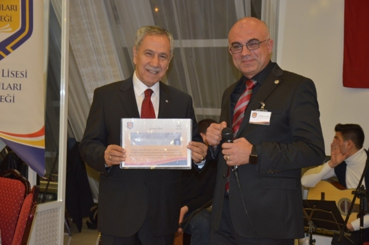 Arınç’a 52 Yıl Sonra Lise Diploması Sürprizi