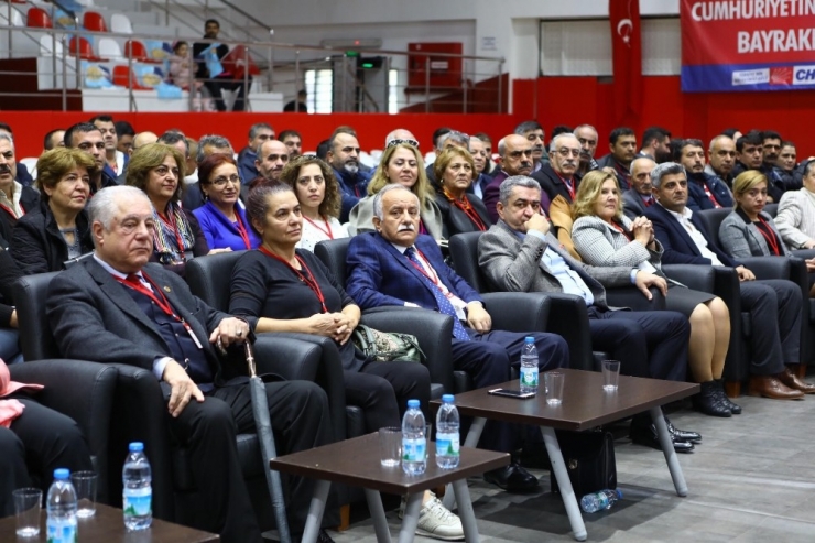 Bayraklı’da Coşkulu Kongre