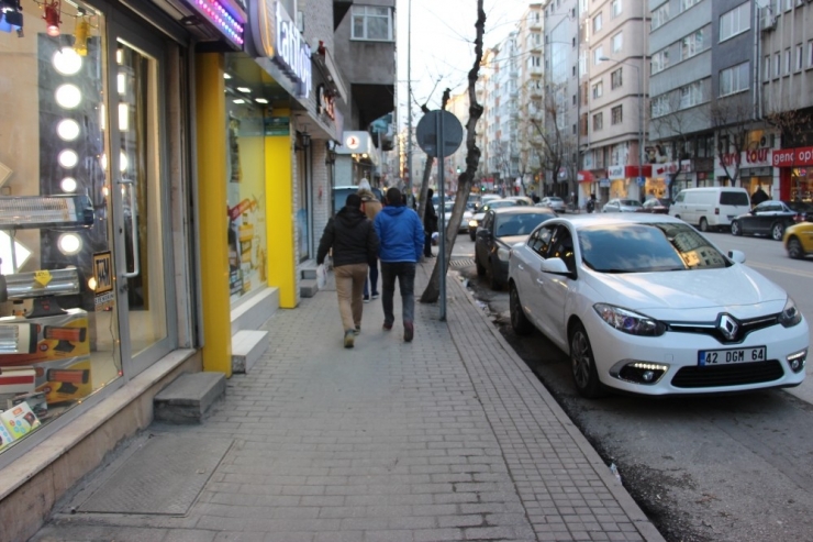 Engelli Vatandaşların Kaldırım Çilesi