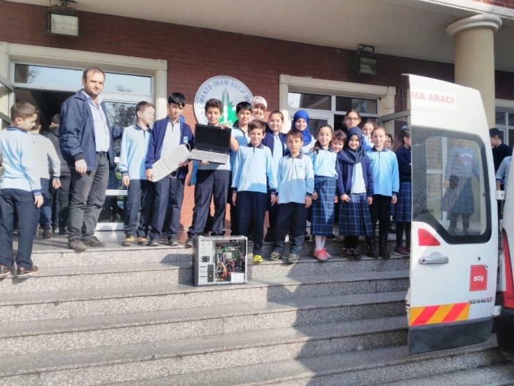 İzmit’te Geri Dönüşüm Çalışmalarına Vatandaştan Tam Destek