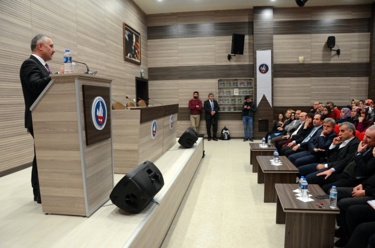 Kırıkkale Üniversitesinde Eğitimde Değişim Yönetimi Ele Alındı