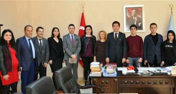 “Dilimiz Kimliğimizdir” Yarışmasında Dereceye Girenlere Ödülleri Verildi