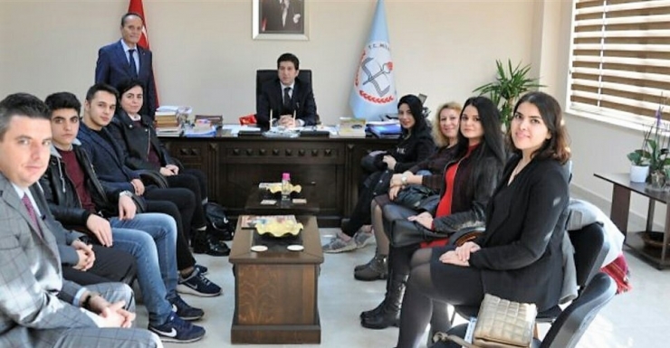 “Dilimiz Kimliğimizdir” Yarışmasında Dereceye Girenlere Ödülleri Verildi