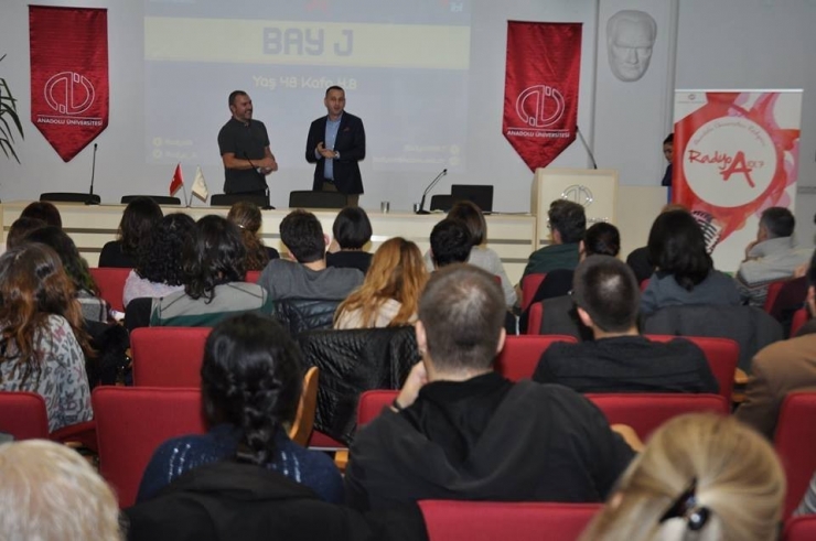 Bay J İletişim Bilimleri Fakültesinde Öğrencilerle Buluştu, Radyo Tecrübelerini Aktardı