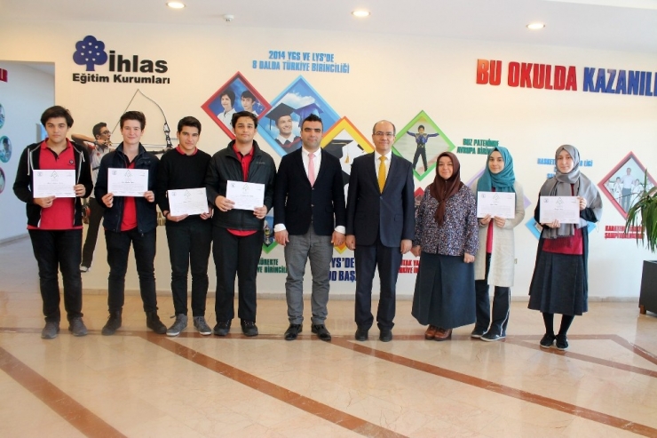 İhlas Koleji, Avrupa Gençlik Parlamentosu’da Temsil Edildi