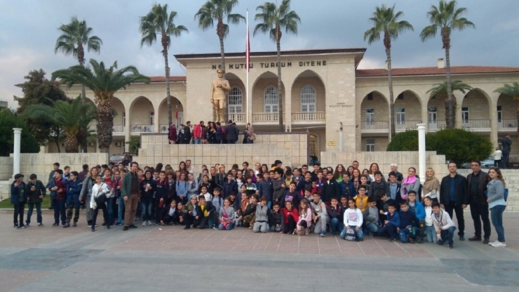 Gkv’liler Midas’ın Kulakları Müzikalinde