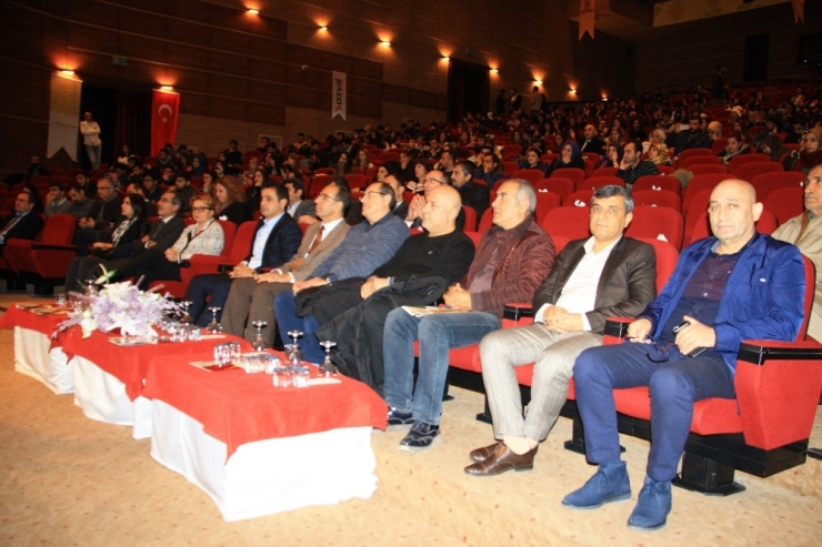 Dü’de ‘Sürdürülebirlik Ve İnsan Kaynakları’ Konferansı