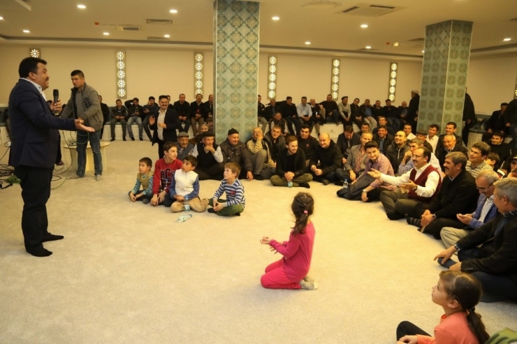 Dikilitaş Mahalle Konağı İlk Misafirlerini Ağırladı