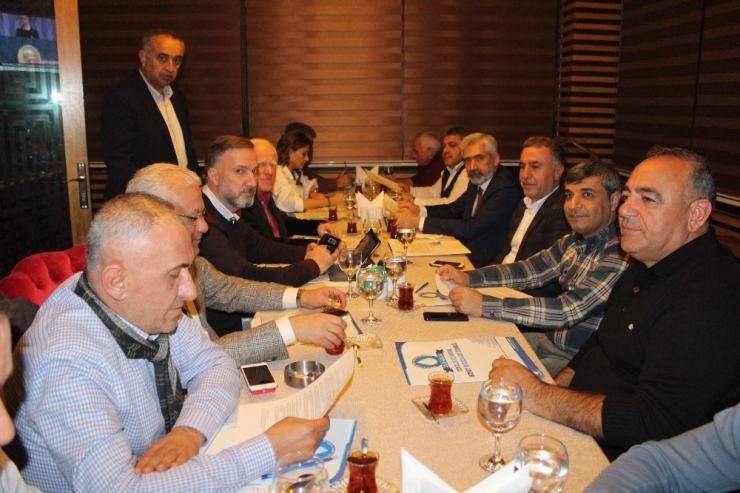 İş Çevresi, Milletvekilleriyle ‘Taşeron’ İşçileri Konuştu