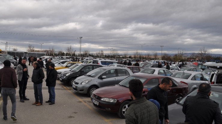 İkinci El Oto Esnafı Kan Ağlıyor