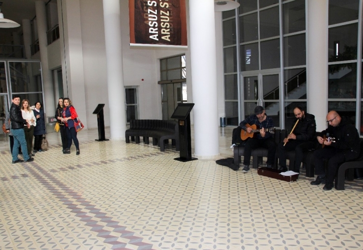Hatay Arkeoloji Müzesi Ziyaretçilerini Müzik Ve Dramayla Karşılıyor