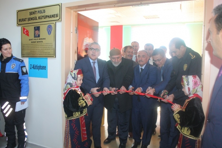 Niğde Şehit Polis Adına Yapılan ‘Z Kütüphane’ Hizmete Açıldı