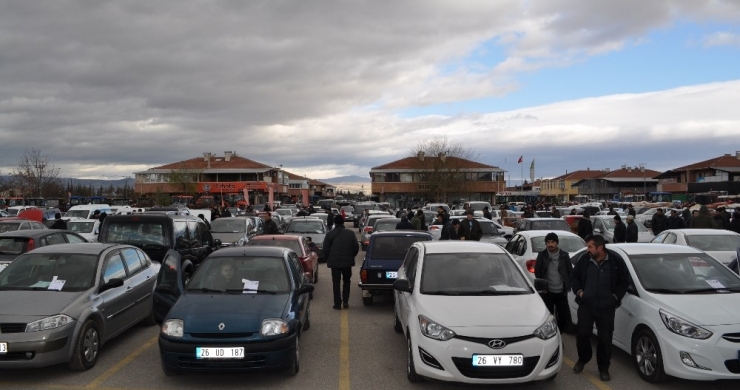 İkinci El Oto Esnafı Kan Ağlıyor