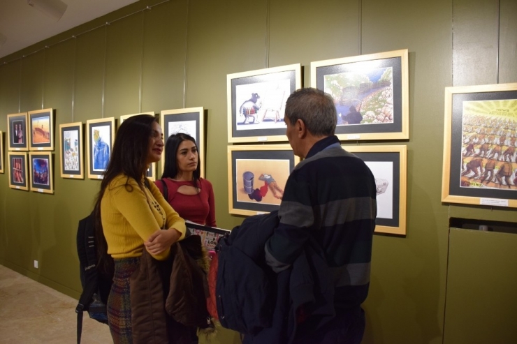 Edebiyat Fakültesi Sergi Salonu Açıldı