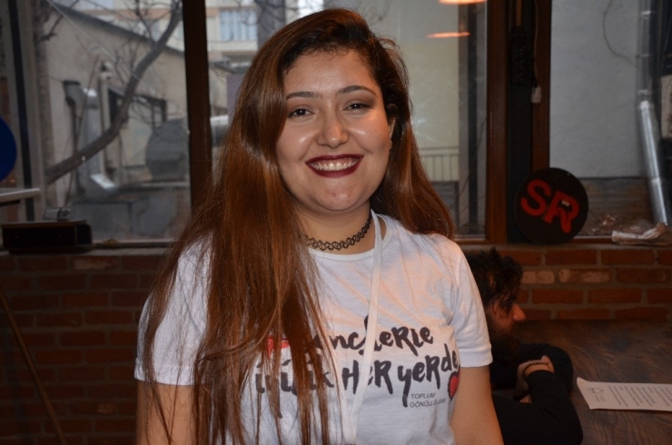 Yaşayan Kütüphanede Konuşmak Serbest