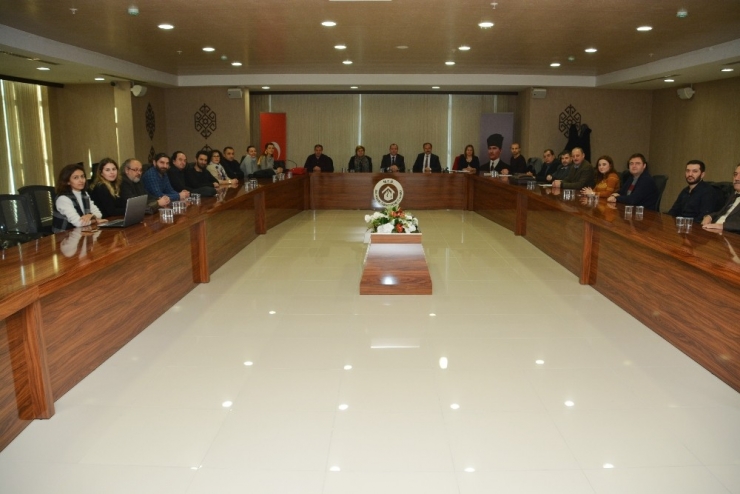 Kitap Yazma Komisyonu Toplandı