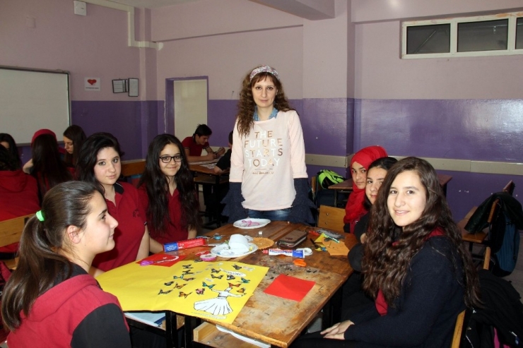 Yaptıkları Proje İle Lisedeki Devamsızlık Sorununu Çözdüler