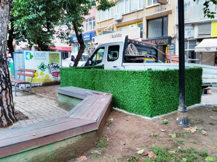 Çöp Konteynerlerine Yeşil Kalkan