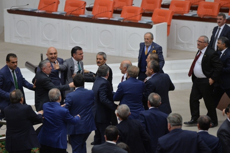 Tbmm Genel Kurulu’nda Hakaret Tartışması